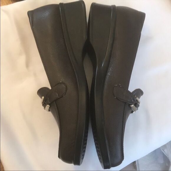 ULTIMATE COMFORT BROWN LOAFERS. NEW - Picture 3 of 6